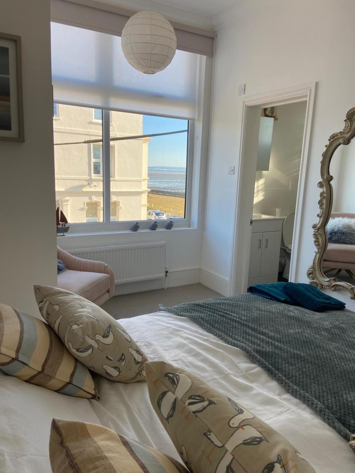 Stunning 2 Bed Apartment With Sea Views Littlestone-on-Sea Ngoại thất bức ảnh